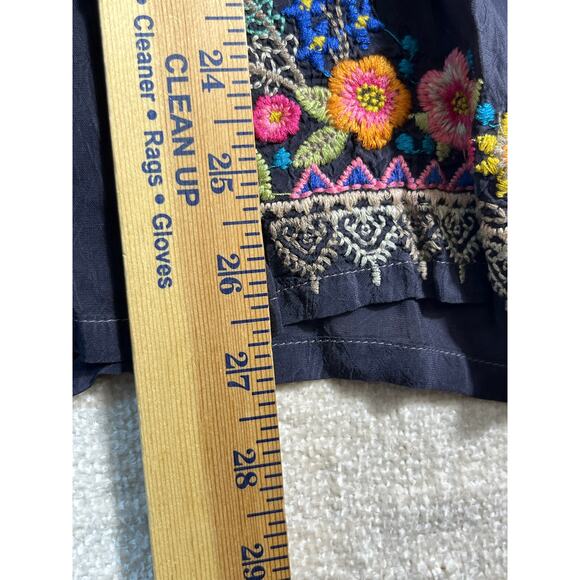 Johnny Was Women’s Medium Black Floral Embroidered ¾-Sleeve ½-Button Shirt Boho - Picture 6 of 12